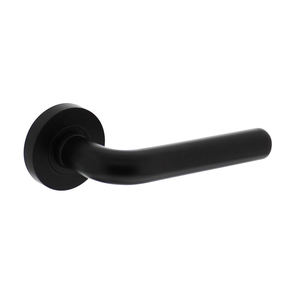 Deurkruk Agatha op rond rozet 53x8mm nokken mat zwart