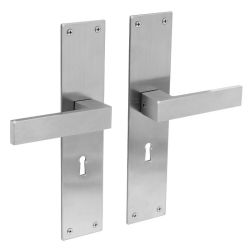 Deurkruk Amsterdam op schild sleutelgat 56mm RVS