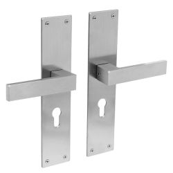 Deurkruk Amsterdam op schild profielcilindergat 55mm RVS