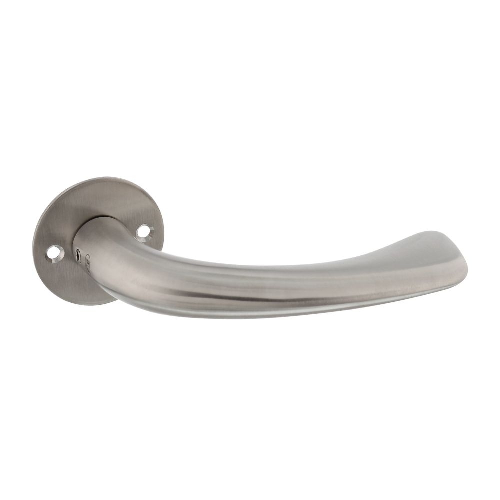 P+E Gatdeel deurkruk 'Erick' op ronde rozet 8mm stift rvs geborsteld