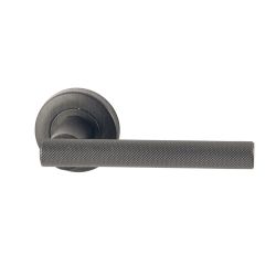 Deurkruk Mila op rond rozet - PVD gun metal