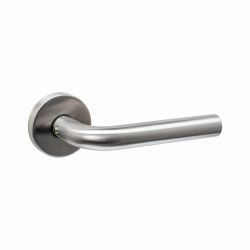 Intersteel deurkruk Luzern met rozet massief verdekt ø53x10mm met nokken - PVD RVS
