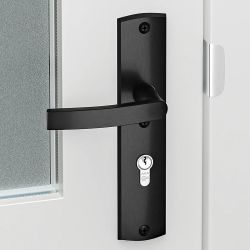 AXA Curve Plus veiligheidsbeslag achterdeur gebogen schild Blok-kruk PC55 met kerntrekbeveiliging SKG3 - aluminium/zwart