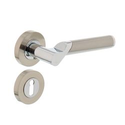Deurkruk 1701 Casper op rond rozet 7mm nokken met sleutelgat plaatjes chroom/nikkel mat