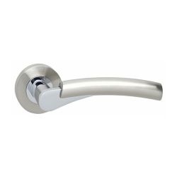 Deurkruk 1700 Bryan op rond rozet 7mm nokken chroom/nikkel mat