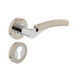 Deurkruk 1700 Bryan op rond rozet 7mm nokken met profielcilindergat plaatjes chroom/nikkel mat